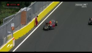 Ricciardo Introduces Himself To The Barrier In Baku